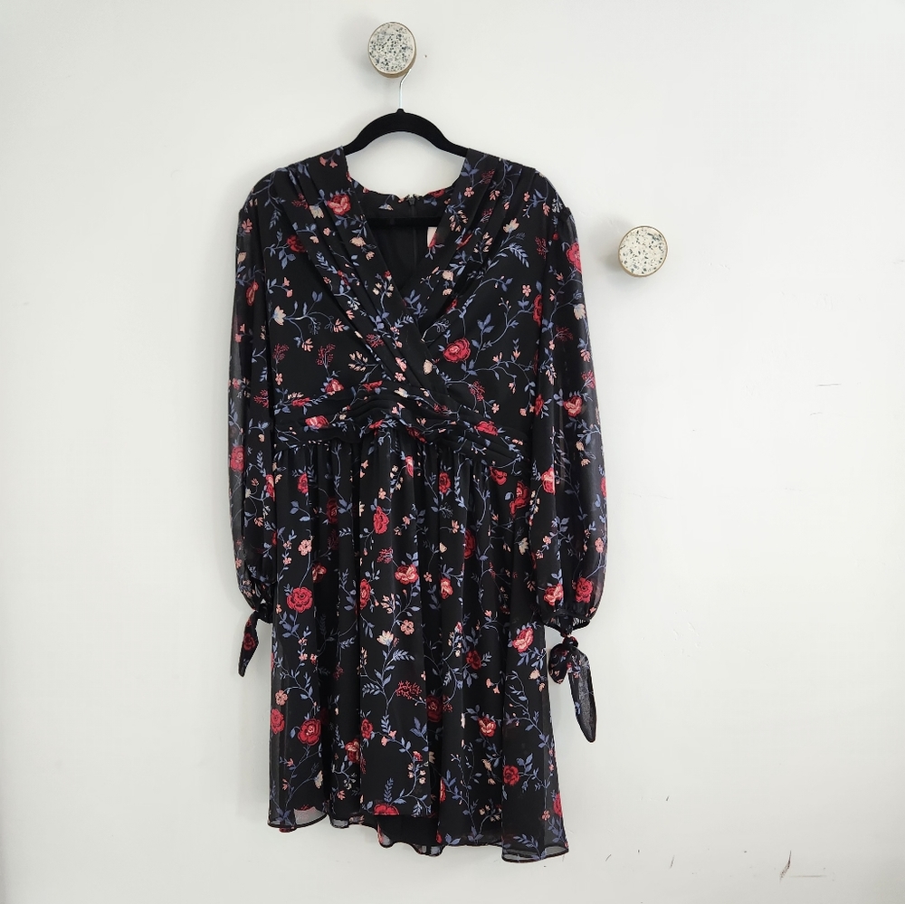 Gal meets Glam Long sleeved black floral dress